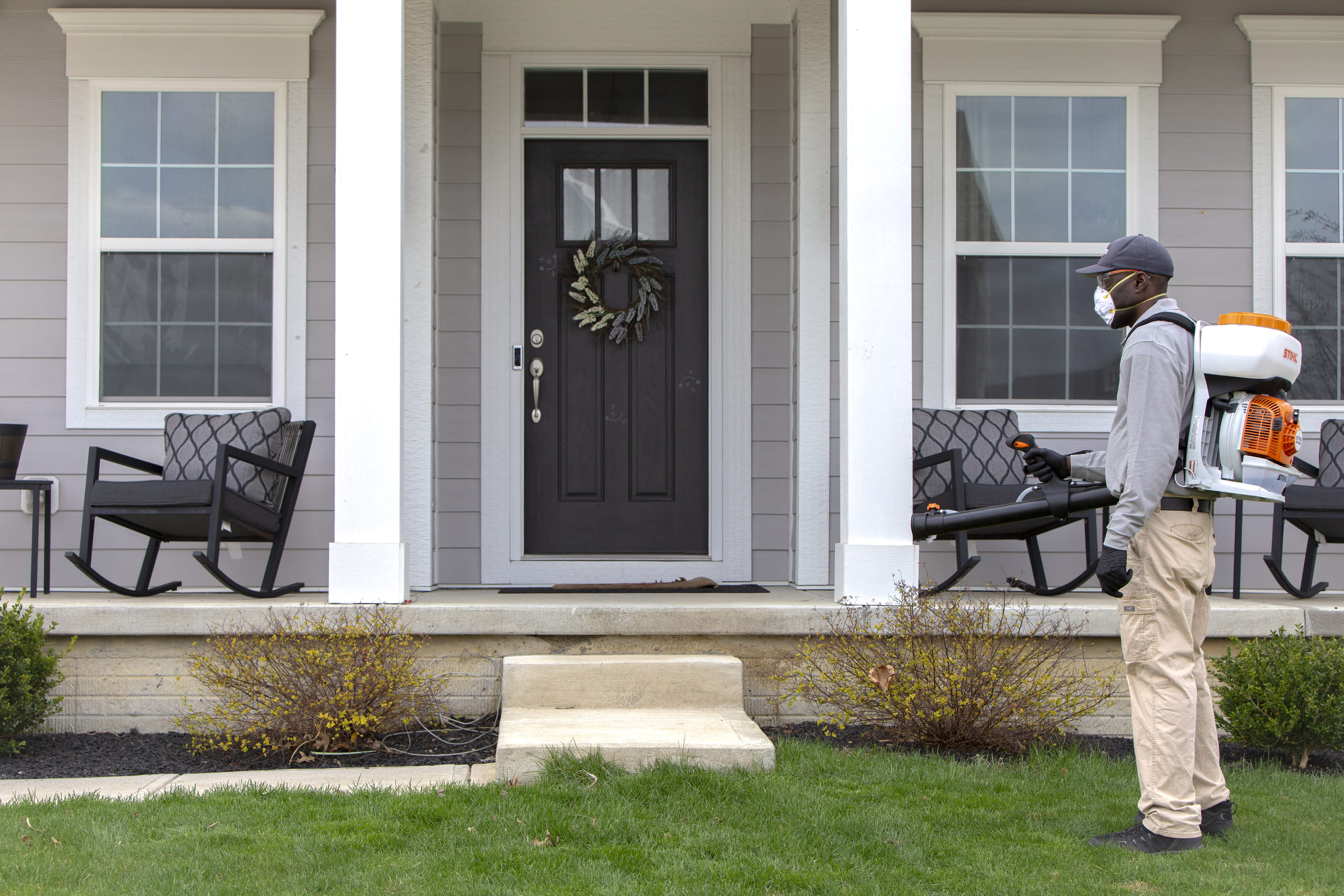 How County Mosquito Control and Residential Mosquito Treatments Work Together
